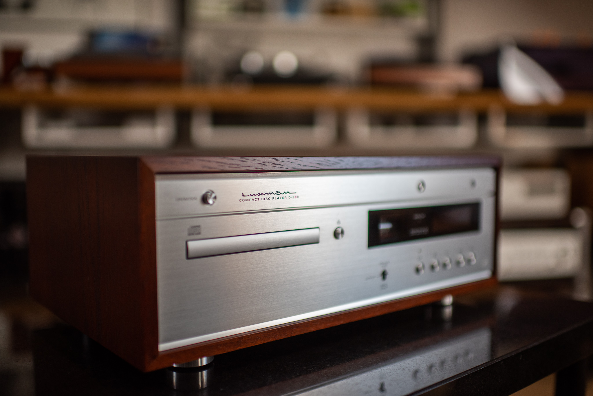 Luxman D-380